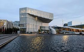 Modern 3Bed Room Sea View Apartment @ Oslo Barcode